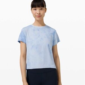 NWT lululemon Train to Be Short Sleeve *Wash Blue Linen / Chalk Wash Water Drop
